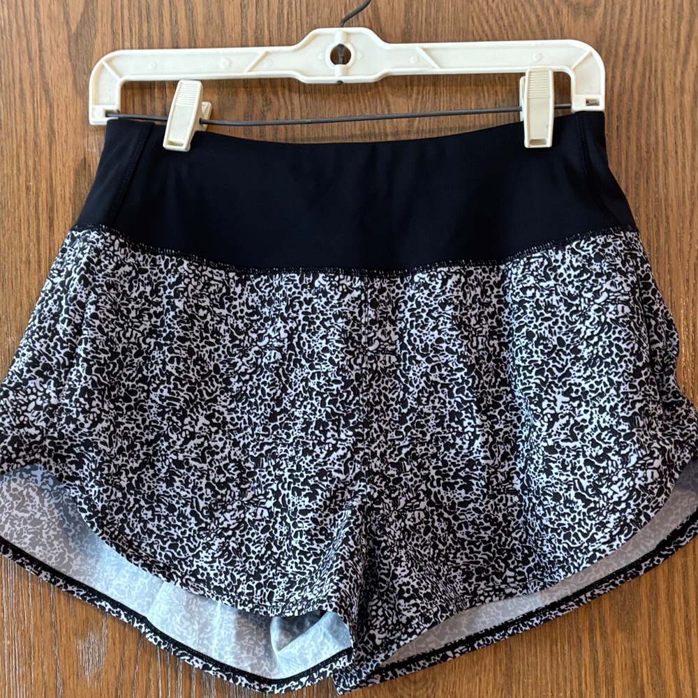 Stylish Black and White Mindetta Women's Shorts Size S